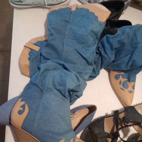 Sold JEANS - DENIM - BOOTS by CAPE ROBBIN - Picture 5 of 6